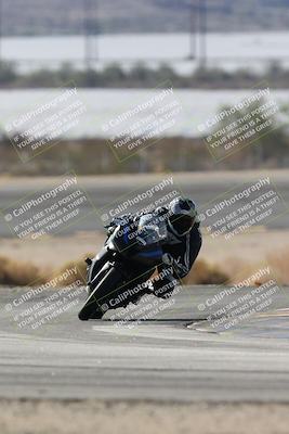 media/Nov-16-2025-Race Pace (Sun) [[8c5fa54630]]/Non Verified Riders (1st 20 Minutes)/1-Turn 14 (10am)/